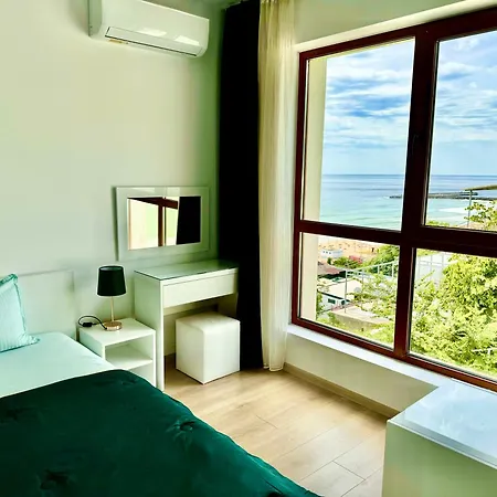Blue Sunrise Luxury Apartment
